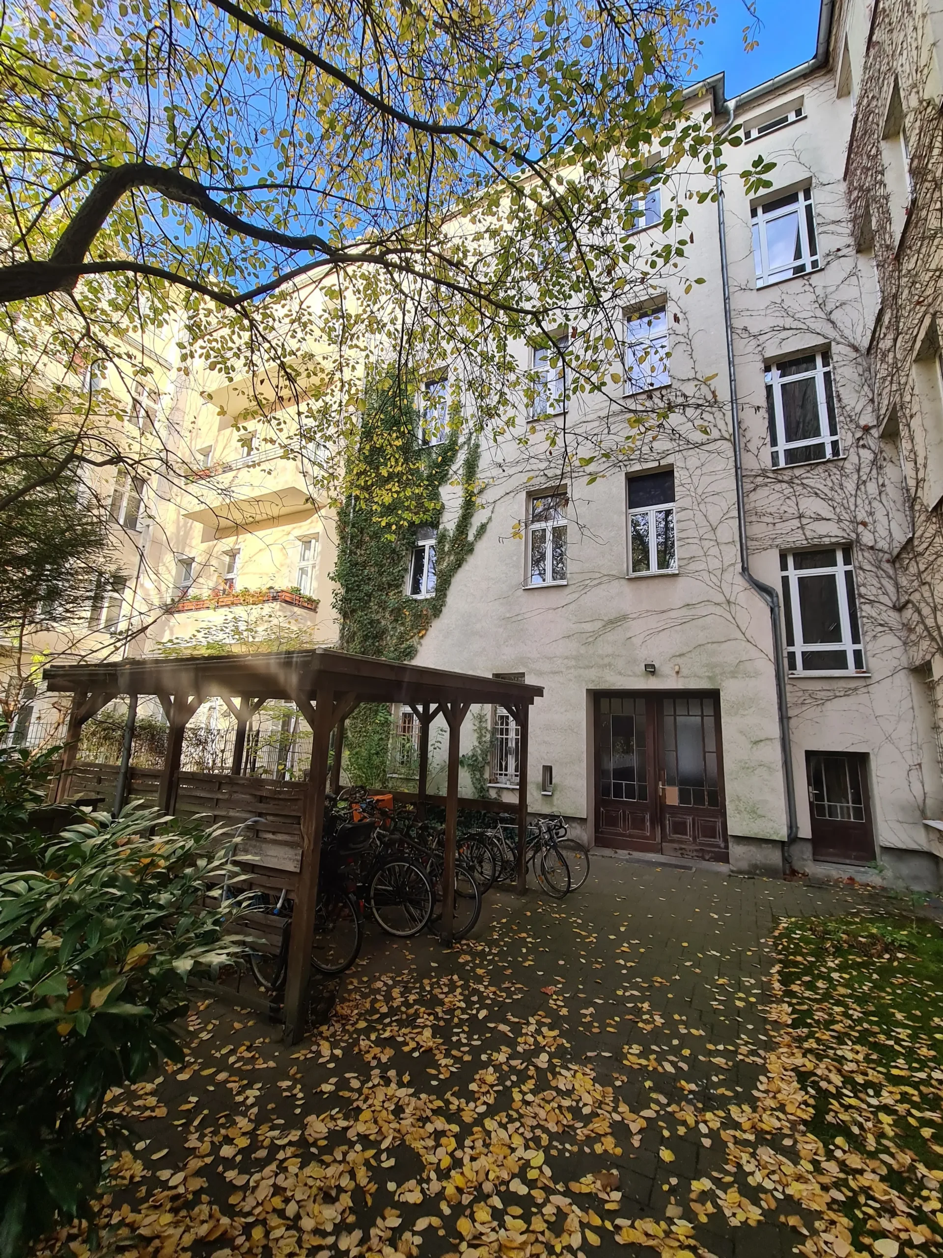 Neue Sch&ouml;nholzer Stra&szlig;e, Berlin &ndash; Furkes Investment